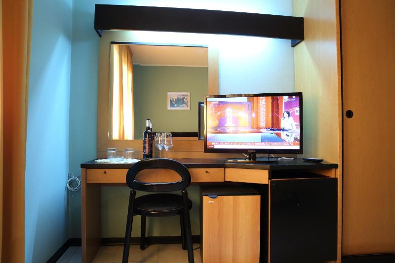 Double Room image 4