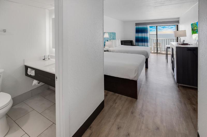 Tropical Seas Hotel - image 42