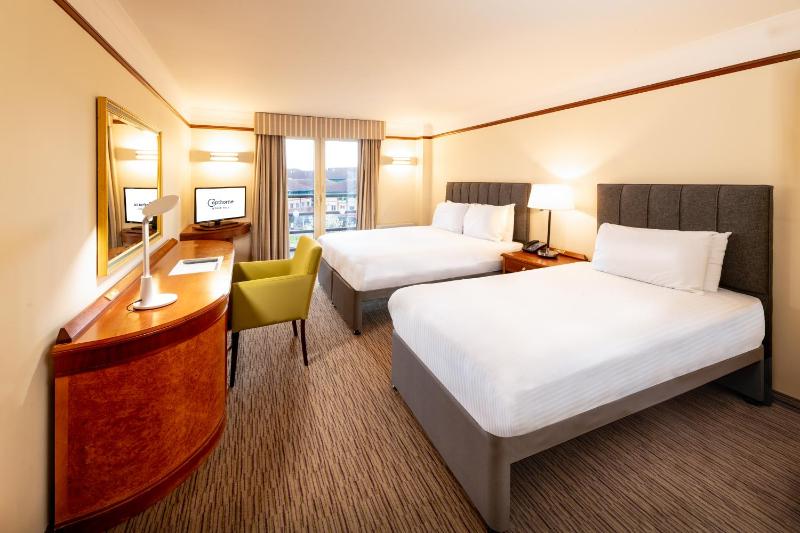 	 Standard Waterfront Family Room with One King Bed and one Single Bed image 1