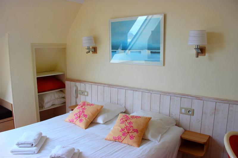 Standard Double Room image 1