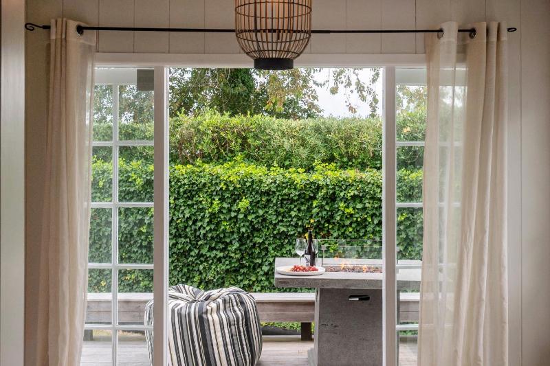 Mid-Century Charm - Taupo Holiday Home - image 8