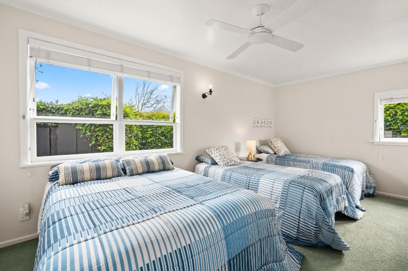 Mid-Century Charm - Taupo Holiday Home - image 23