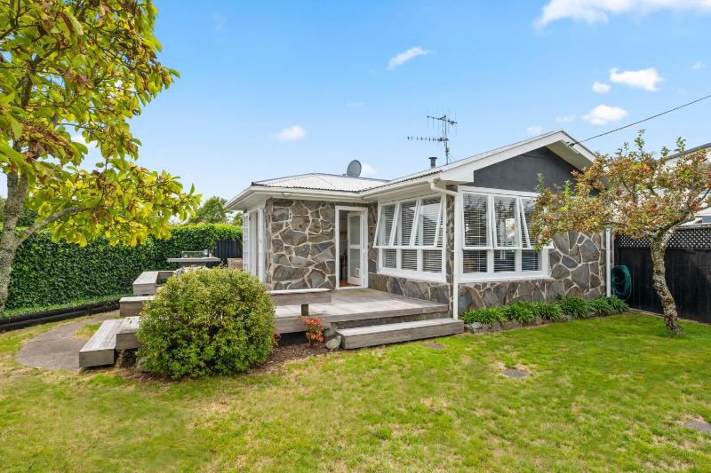 Mid-Century Charm - Taupo Holiday Home - image 17