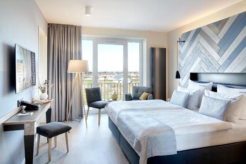 Double or Twin Room with Side Sea View image 1