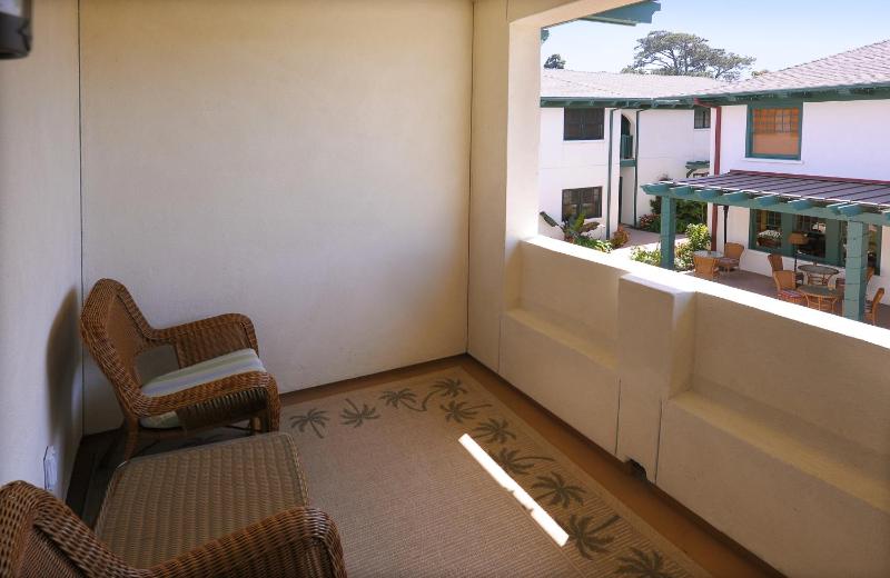 King Room with Garden View image 2