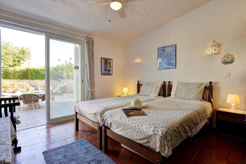 Three-Bedroom House with Swimming Pool image 3