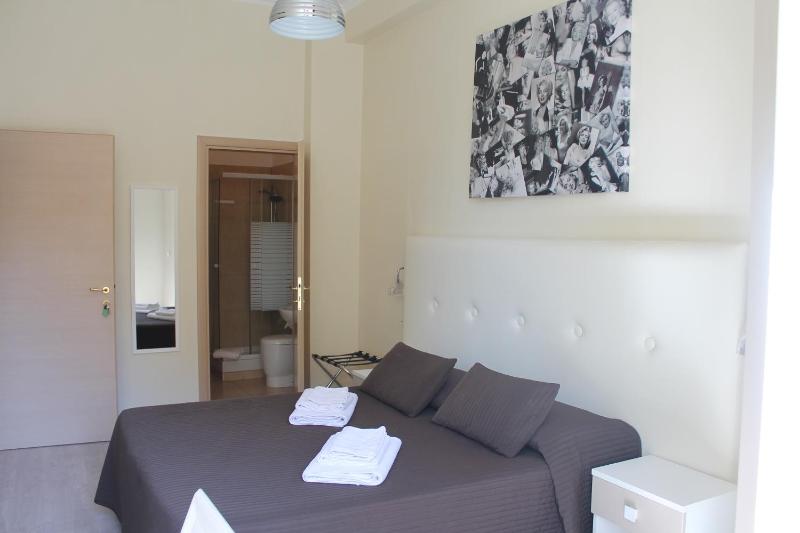 Superior Double Room image 2