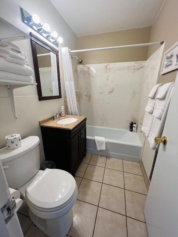 Two-Bedroom Apartment image 3