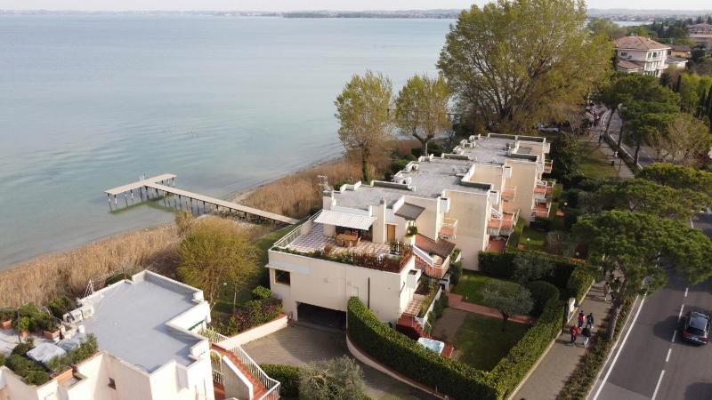 Lake Front Apartment - Direct Lake Access - image 33