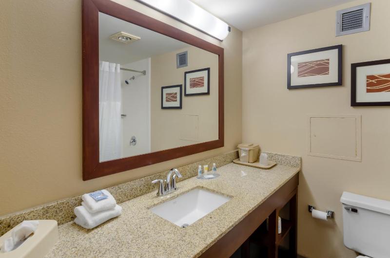 King Room - Accessible/Non-Smoking image 2