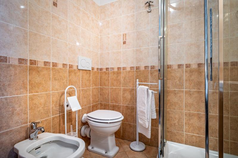 Superior Double Room image 4