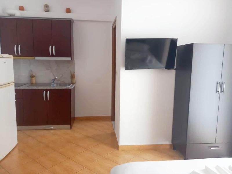 Triple Room with Balcony image 3