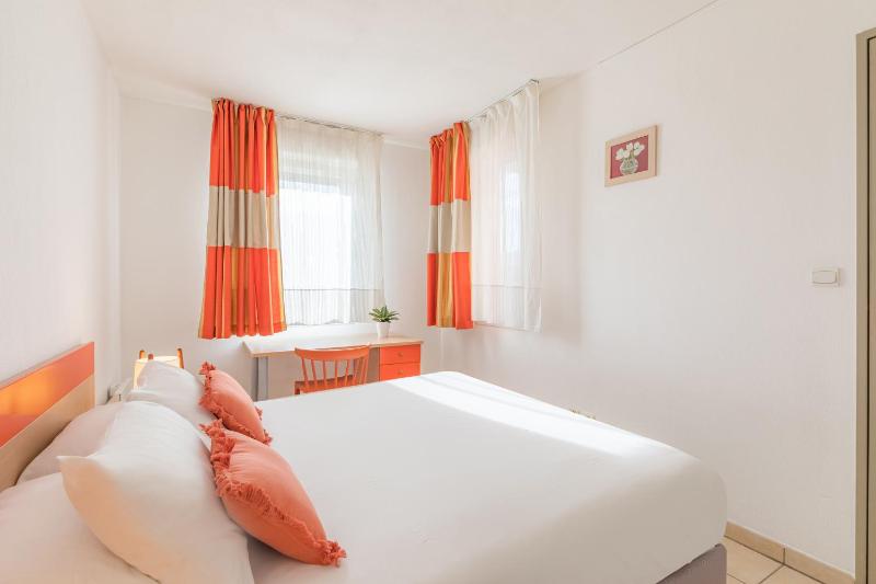 One Bedroom Apartment image 4