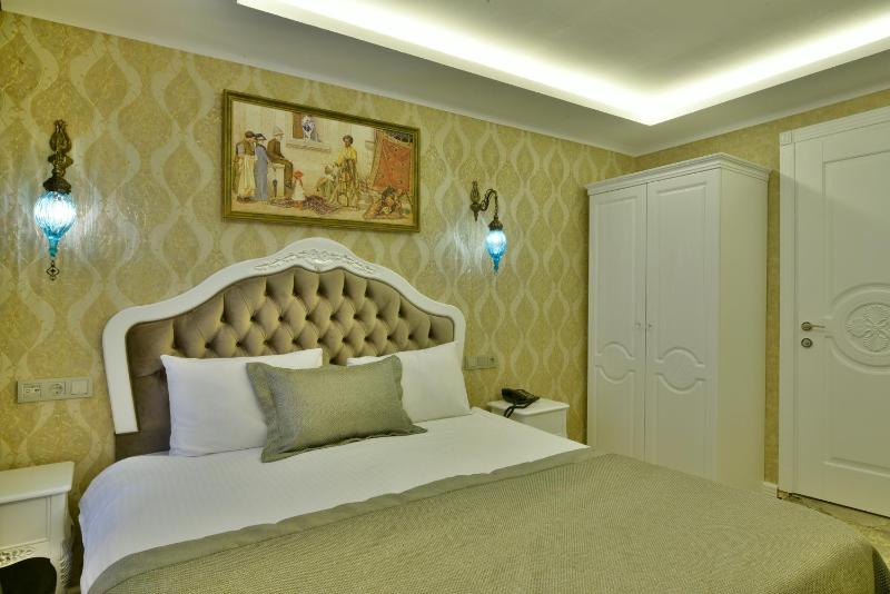 Double Room image 2