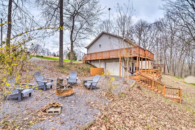 Cozy Cottage Rental Near Barren River Lake! Images