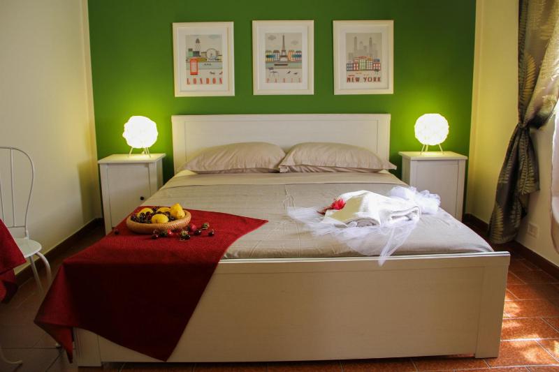 Double Room image 3