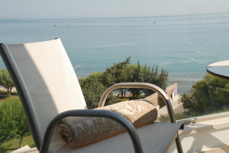 Superior Double Room with Sea View image 2