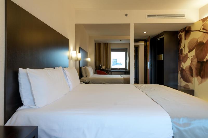 Business King Room - Non-Smoking image 4