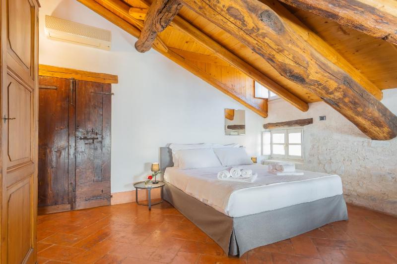 Antiche Mura by Rent All Como - image 8