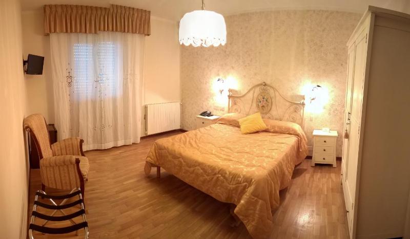 Double Room image 4