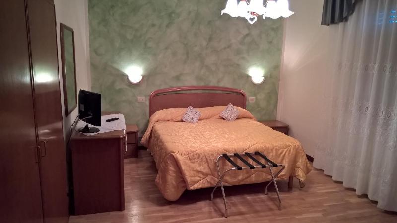 Triple Room image 4