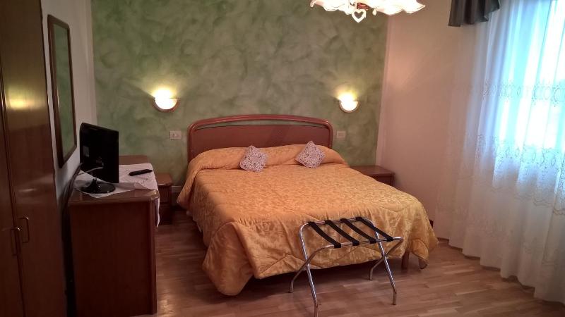 Triple Room image 2