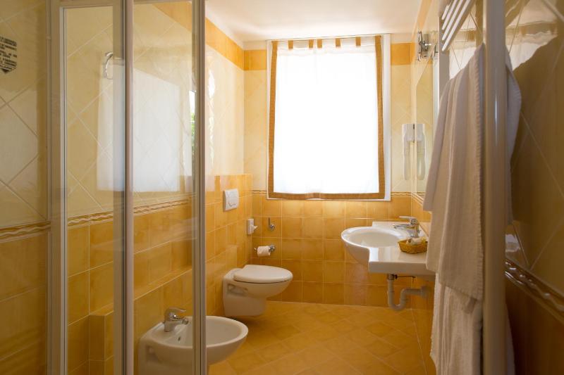 Hotel Capri Bardolino 3S - image 28