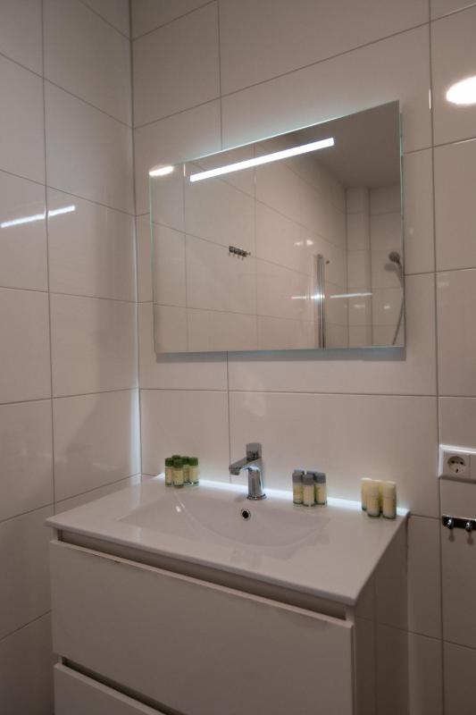 Three-Bedroom Apartment with one double bed image 4