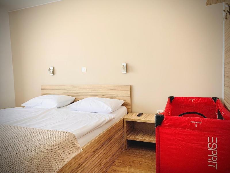 Double Room with Balcony and Mountain View image 4