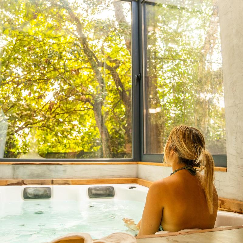 Deluxe Bungalow with private Jacuzzi image 4