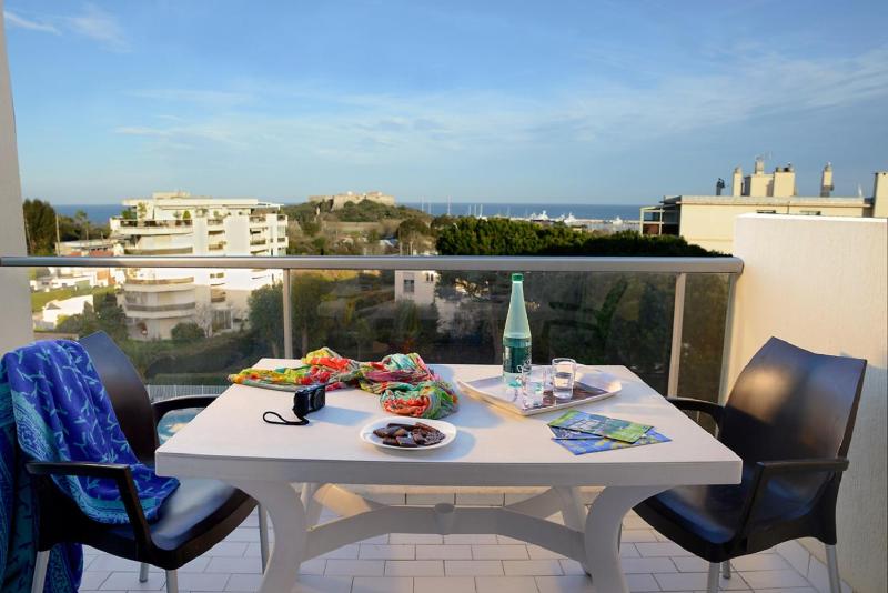 Studio 4 persons Sea View image 1