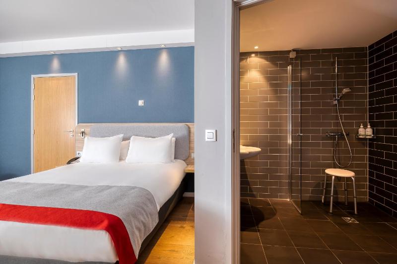 Standard Double Room - Mobility Access image 1