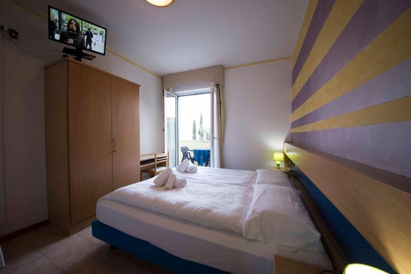 Basic Double Room with Mountain View image 2