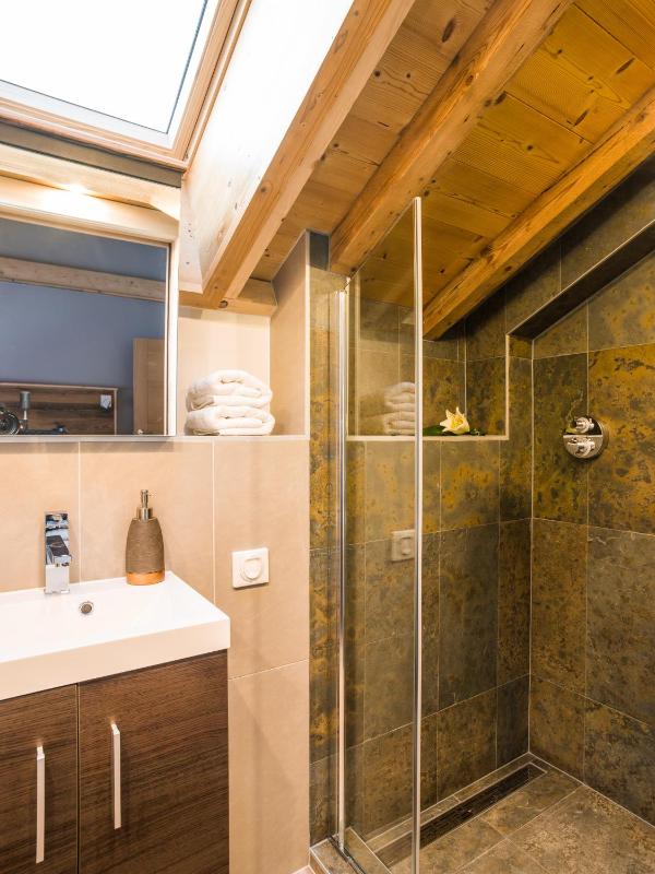 Double or Twin Room with Private Bathroom image 4