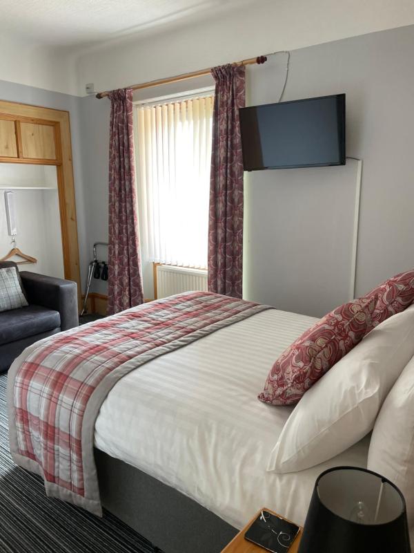 Double Room with Private Bathroom image 3