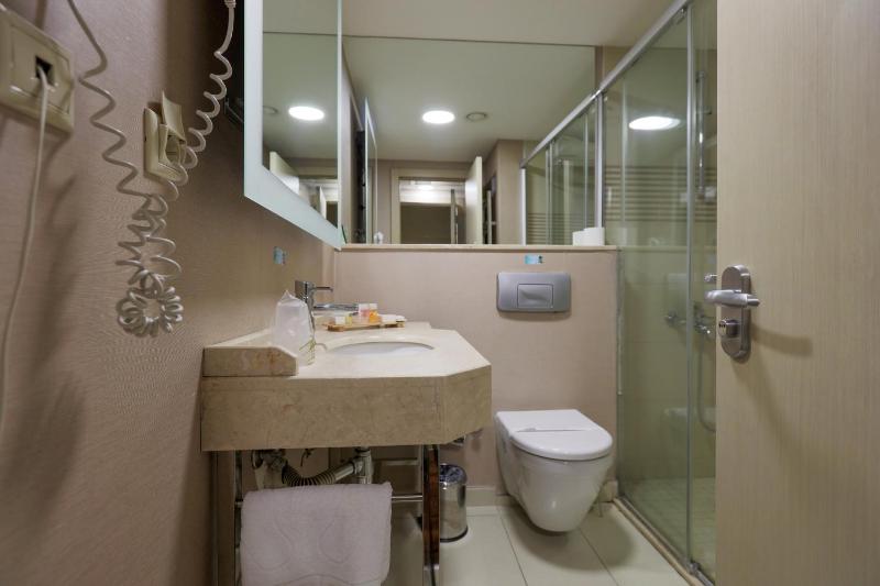 Standard Single Room image 3