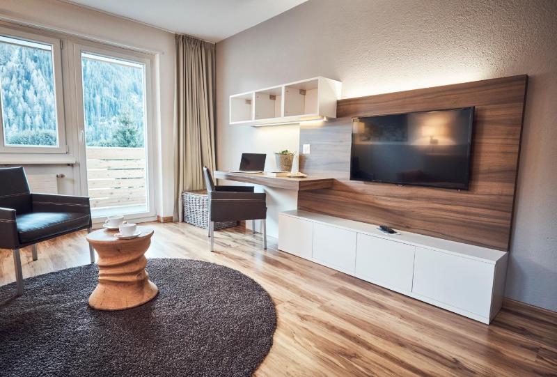Comfort One-Bedroom Apartment (4 Adults)  image 4