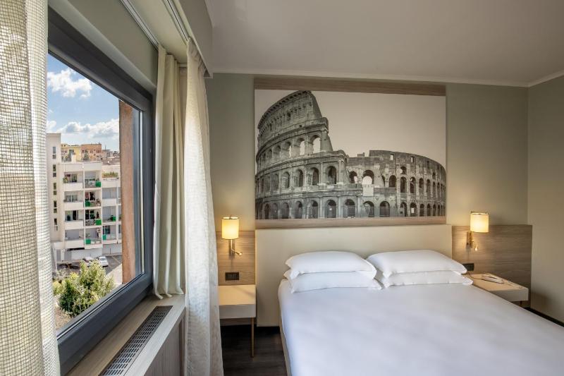 Superior Double or Twin Room image 3