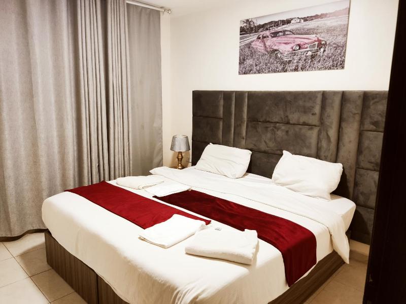 Golden Plaza Hotel - image 4