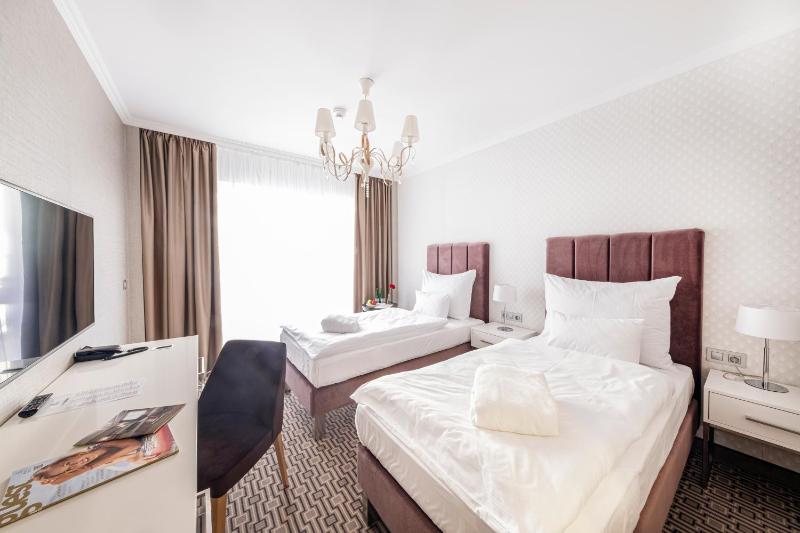 Comfort Twin Room with Spa Access image 1