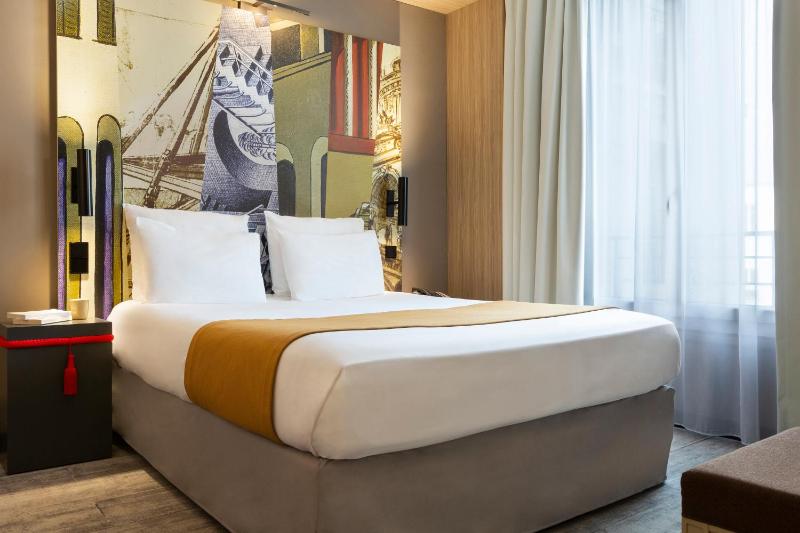 Standard Double Room image 4