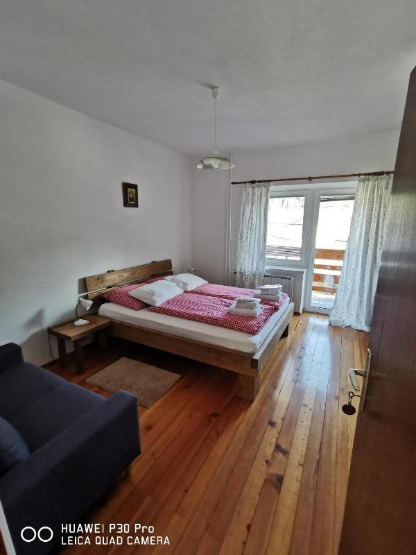 Double Room with Balcony image 3