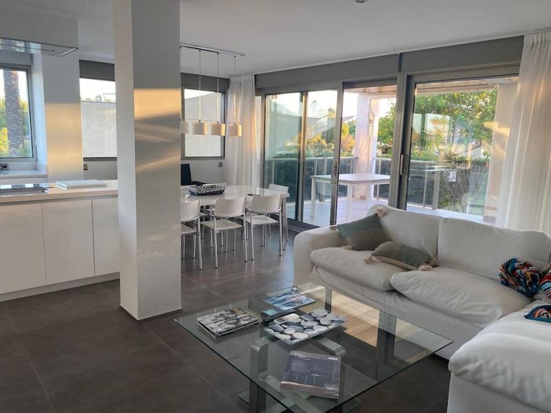 Lujoso apartamento a 150 m del mar Images