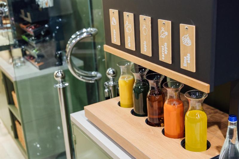 Peakture Hotel - image 7