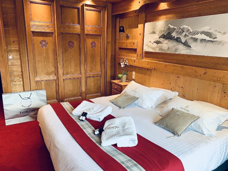 Deluxe Room image 3