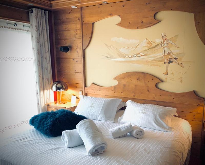 Deluxe Room image 2