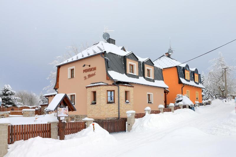 Five-Bedroom House image 3