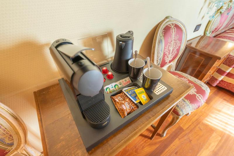 Deluxe Double Room with Private Terrace image 4