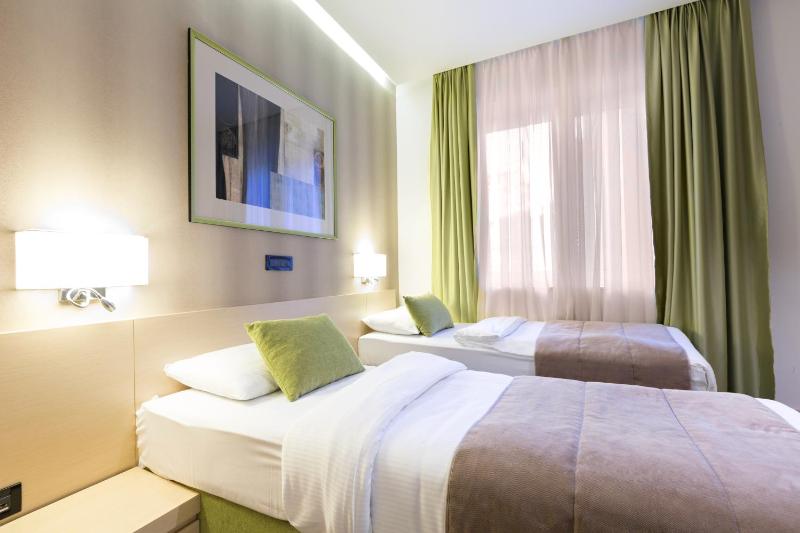 Twin Room image 1