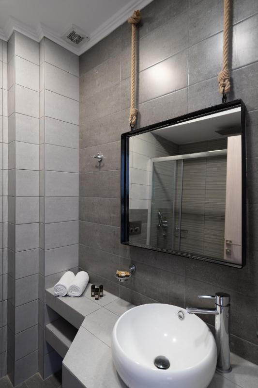 Superior Double Room with Pool View image 1